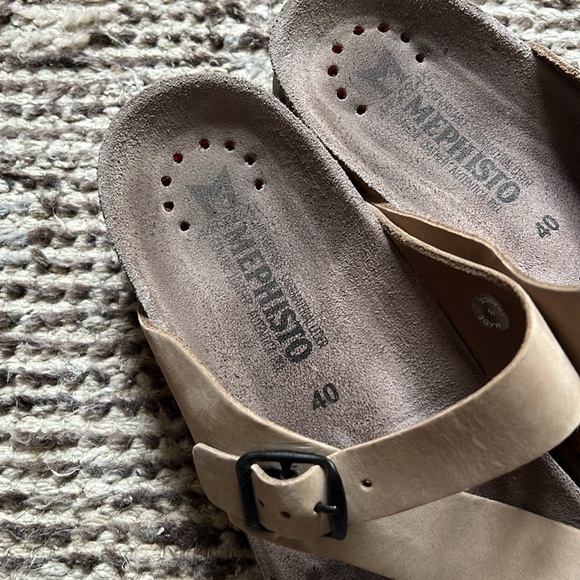 Mephisto Helen Sandals Beige Leather Sz 40 US 9.5 - 10 EUC - Picture 2 of 7